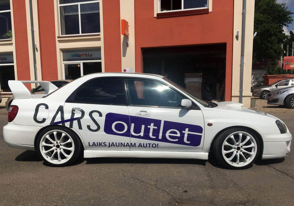 Uzlīmes automašīnai - Cars outlet